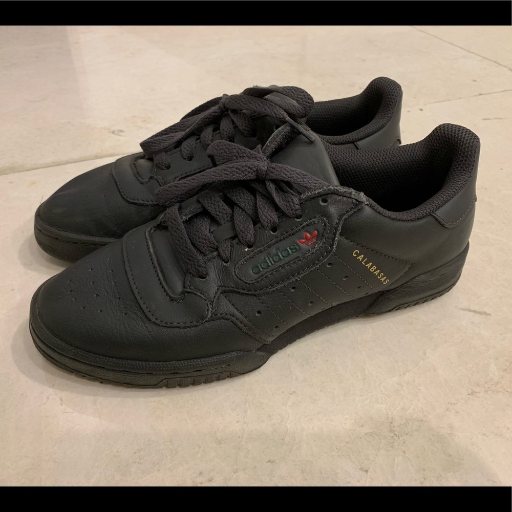 Black Yeezy powerphase